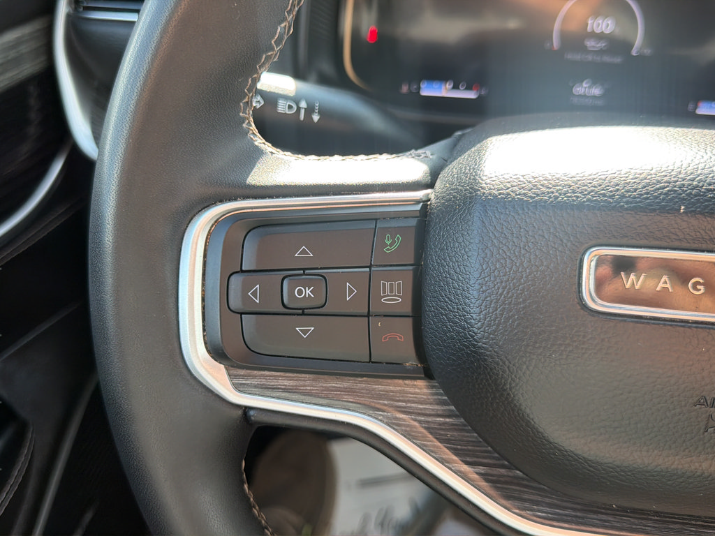 Used 2024 Jeep Wagoneer L Series II RWD image 20