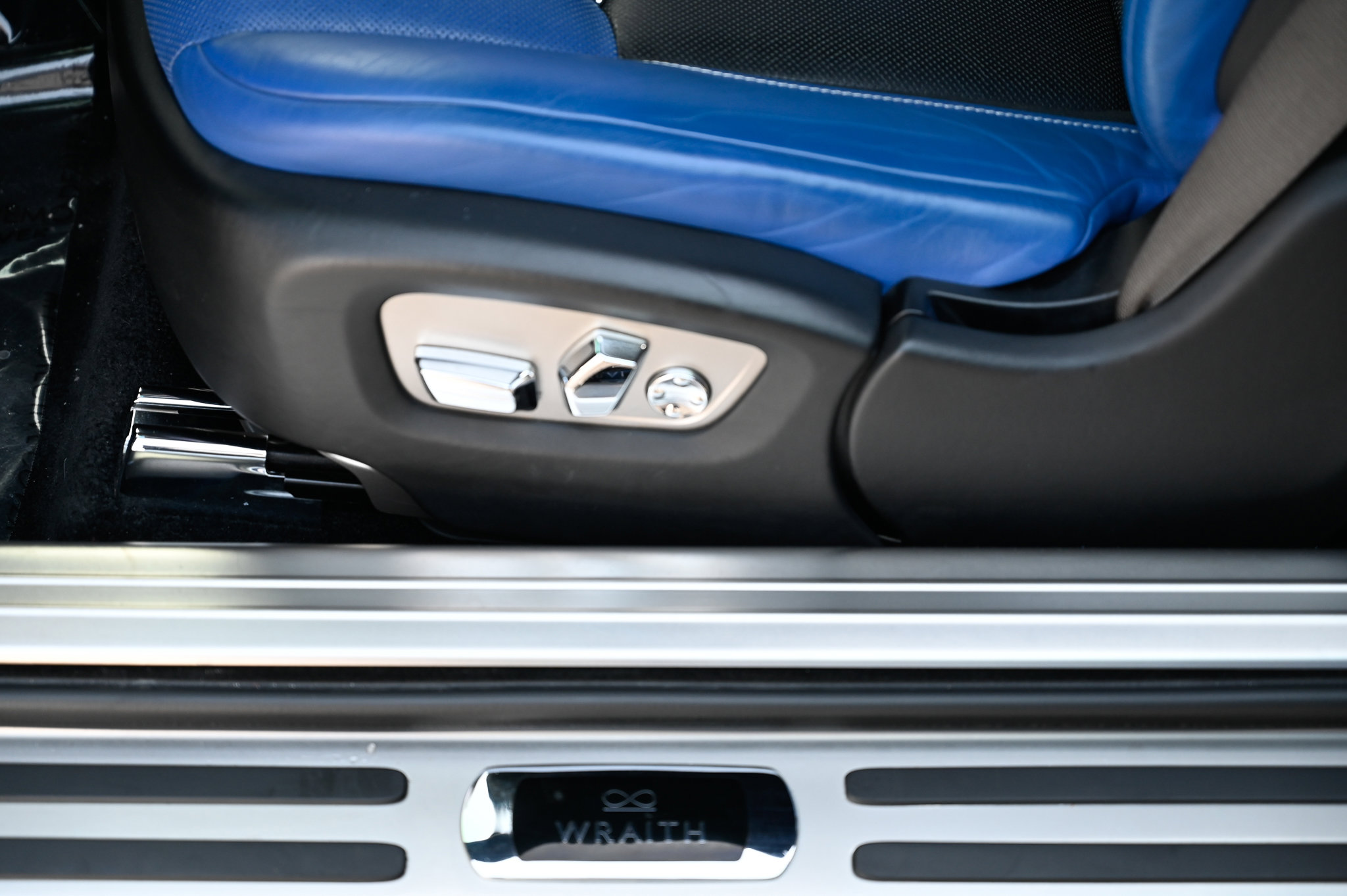 Used 2017 Rolls-Royce Wraith image 17