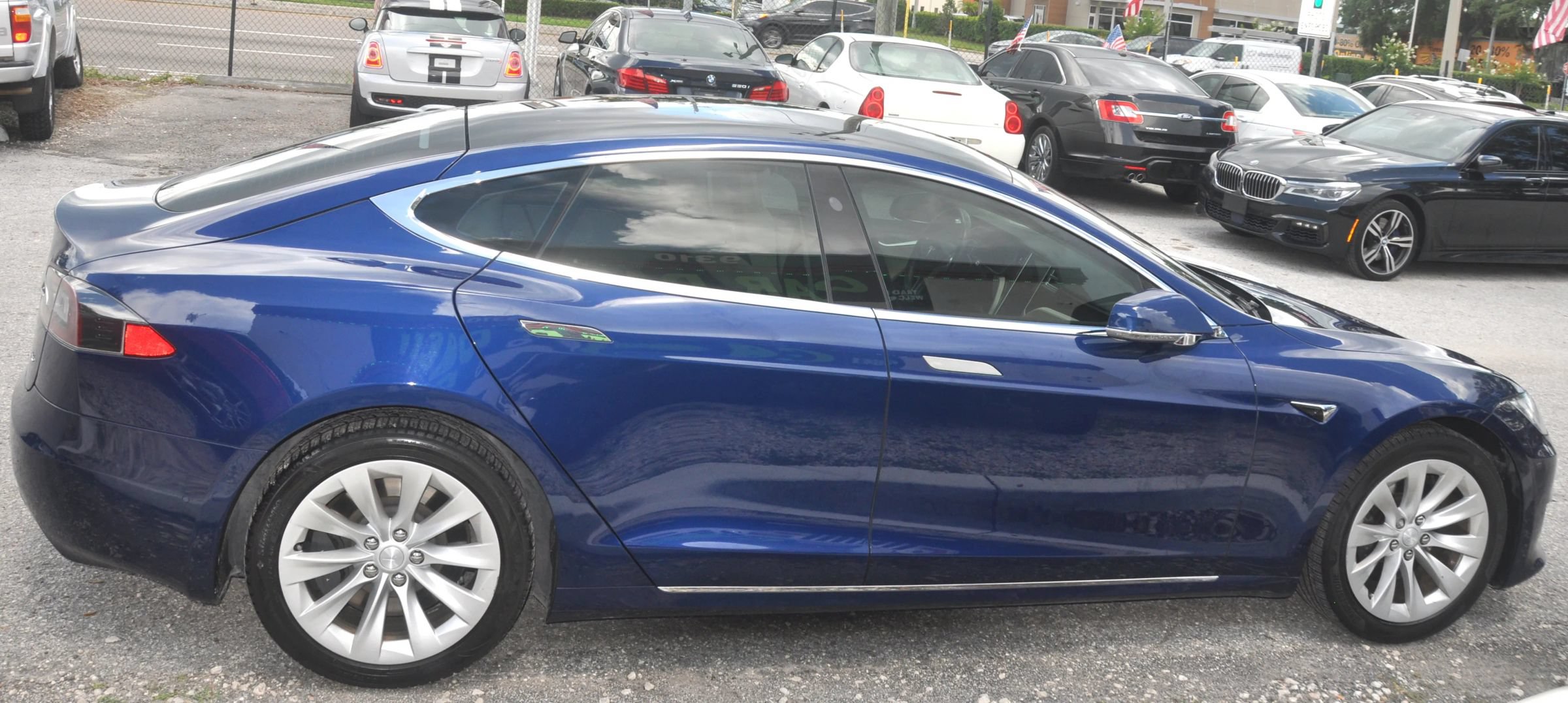 Used 2017 Tesla Model S 75 RWD image 4