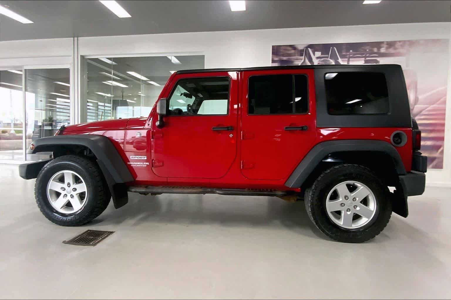 Used 2010 Jeep Wrangler Unlimited Sport AWD/4WD image 3