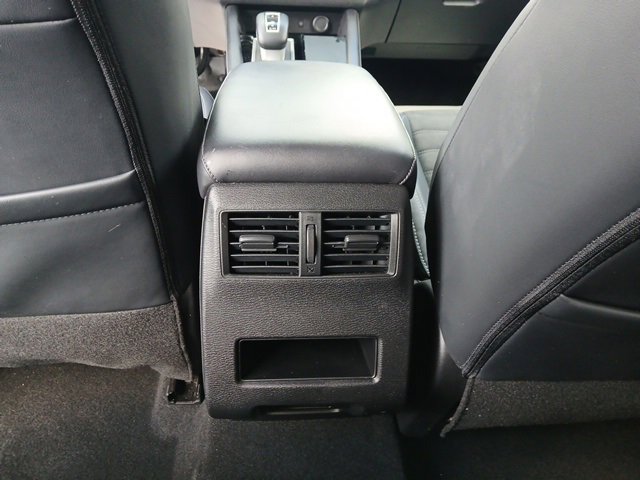 Used 2024 Mitsubishi Outlander SE image 15