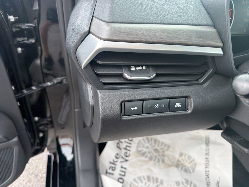 Used 2025 Nissan Altima 2.5 SV FWD image 20
