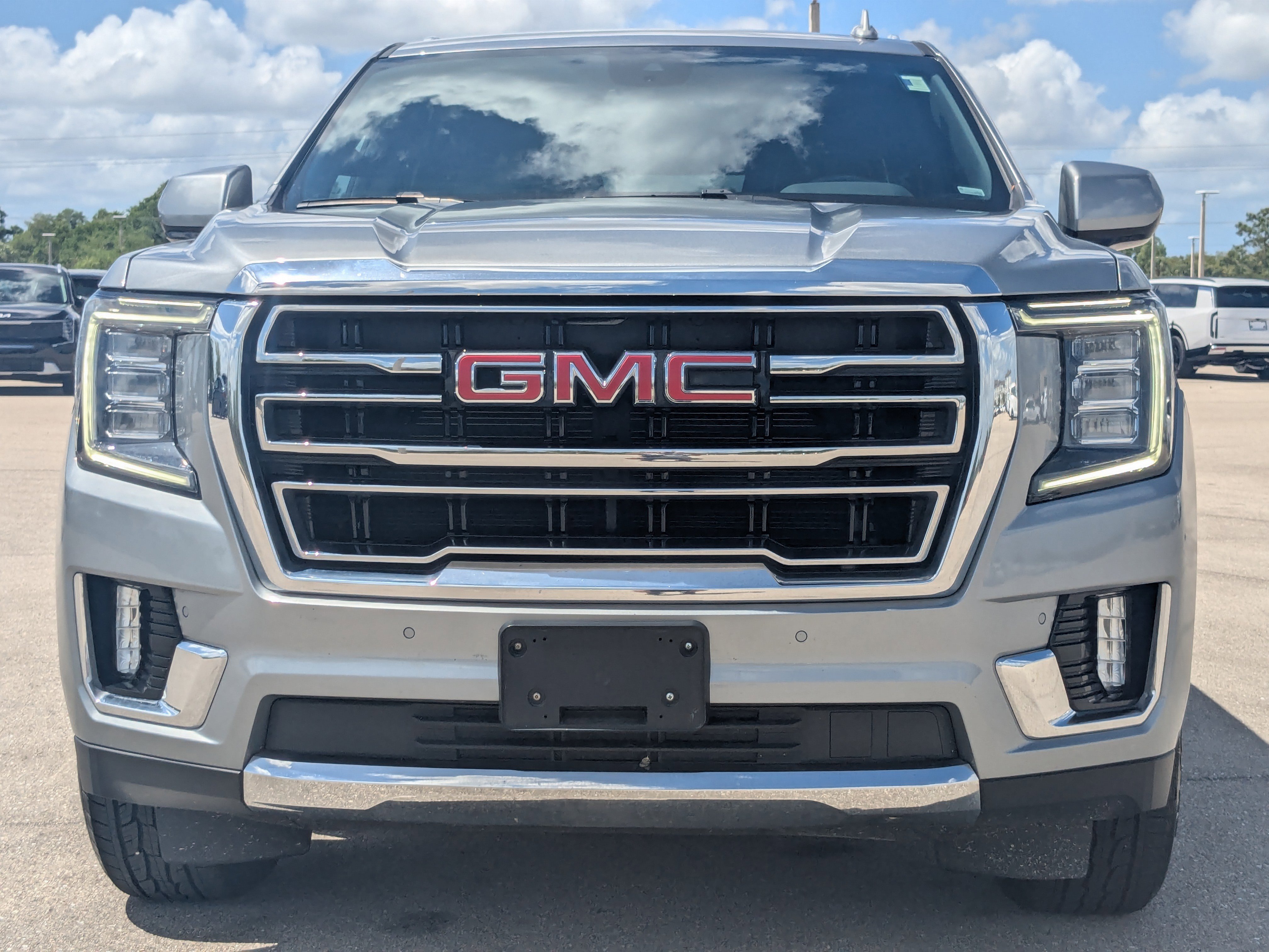 Used 2024 GMC Yukon SLT image 3