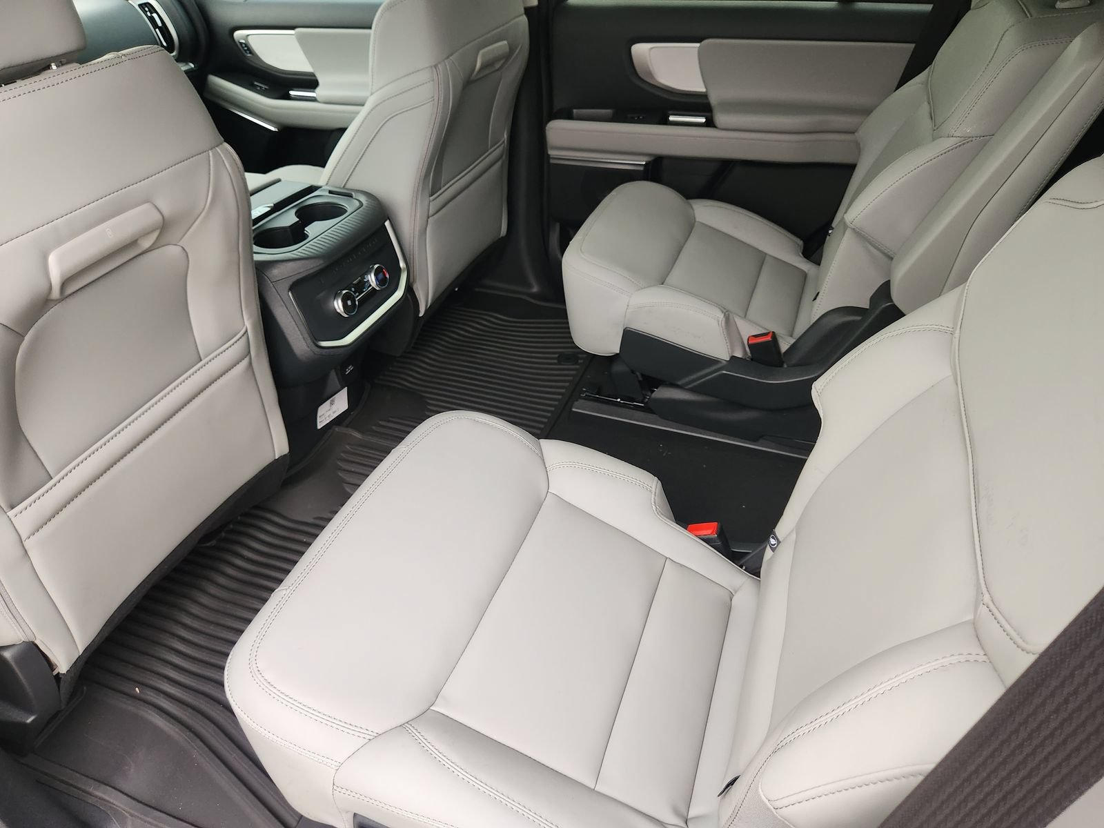 New 2026 Ford Expedition Active RWD image 24