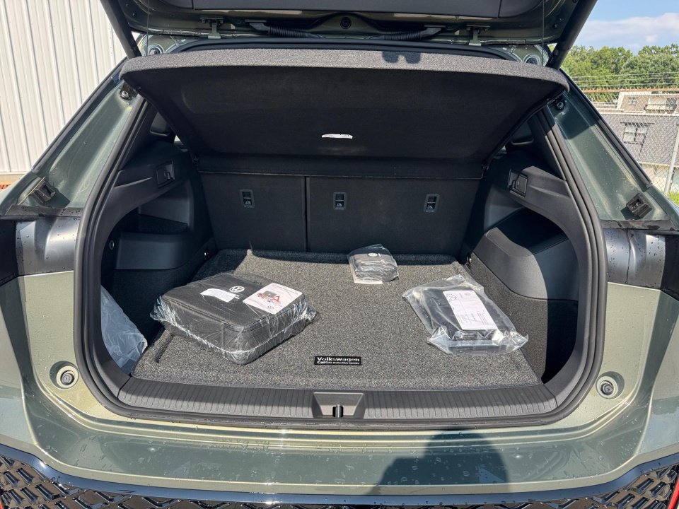 New 2026 Volkswagen Tiguan SEL R-Line AWD/4WD image 15