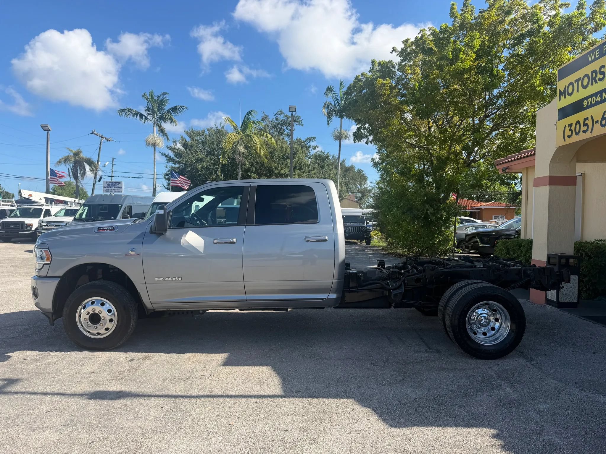 Used 2023 RAM 3500 Big Horn w/ Level 1 Equipment Group AWD/4WD image 3