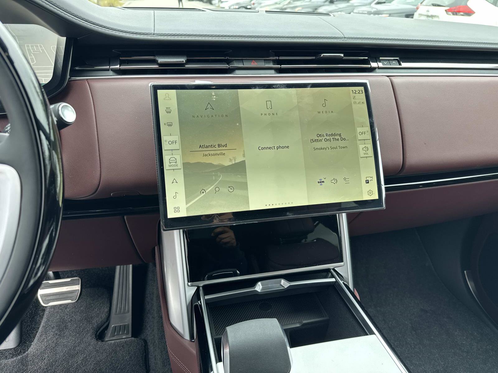 New 2026 Land Rover Range Rover SE image 26
