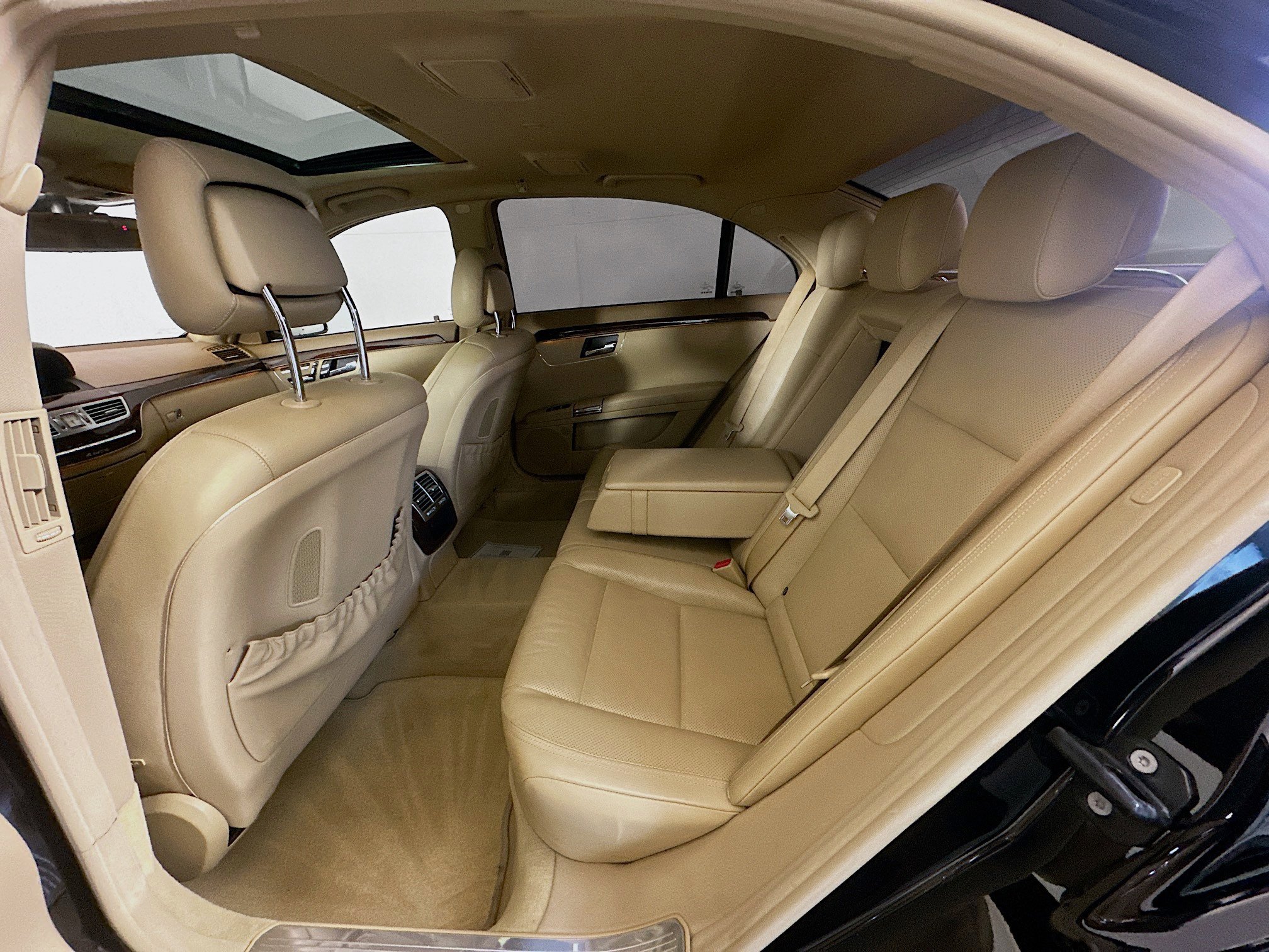 Used 2011 Mercedes-Benz S 550 4MATIC image 26