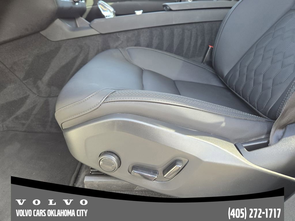 Certified 2025 Volvo XC90 B6 Plus image 23