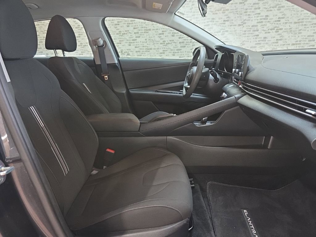 Used 2022 Hyundai Elantra SEL image 8