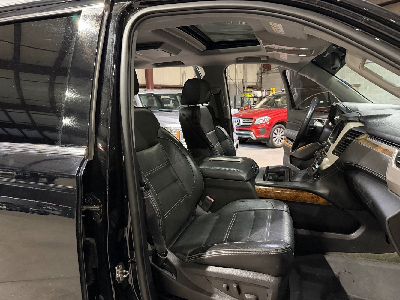 Used 2015 GMC Yukon XL Denali w/ Touring Package RWD image 26