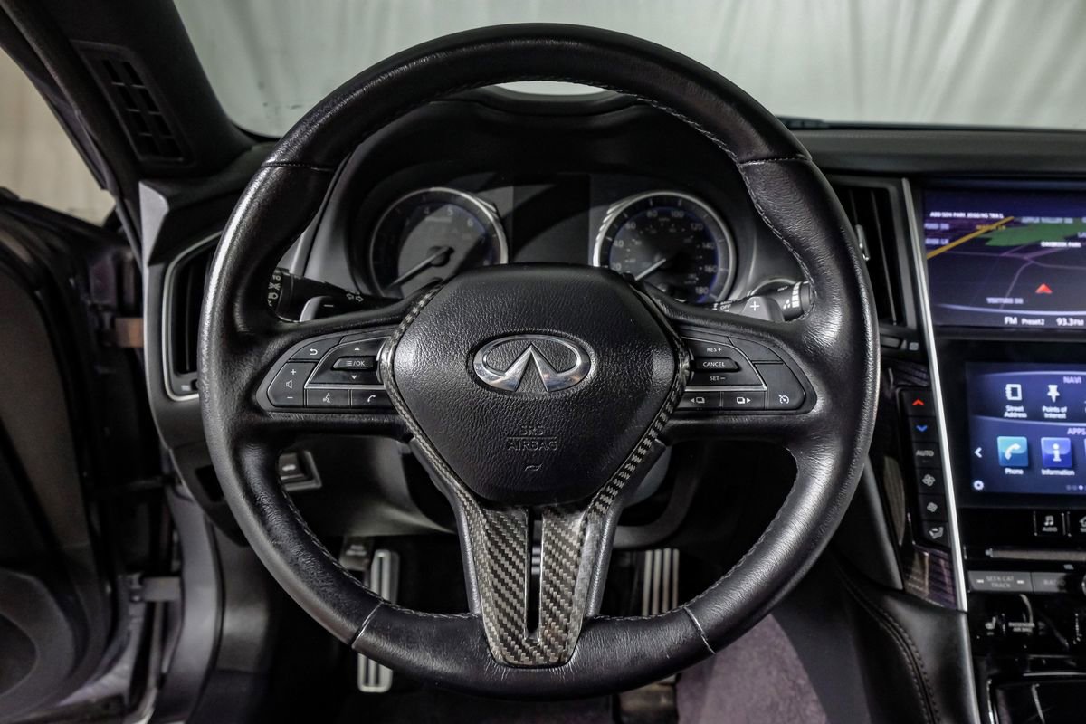 Used 2018 INFINITI Q60 Red Sport 400 w/ Sensory Package 3.0T Sport RWD image 14