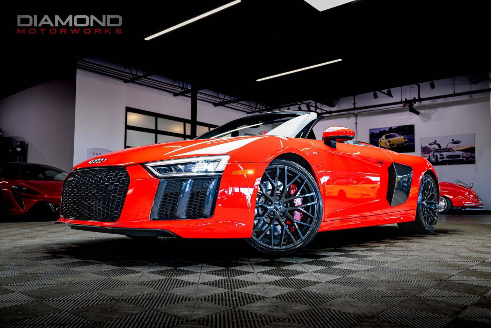 Used 2018 Audi R8 V10 w/ Carbon Exterior Package image 5