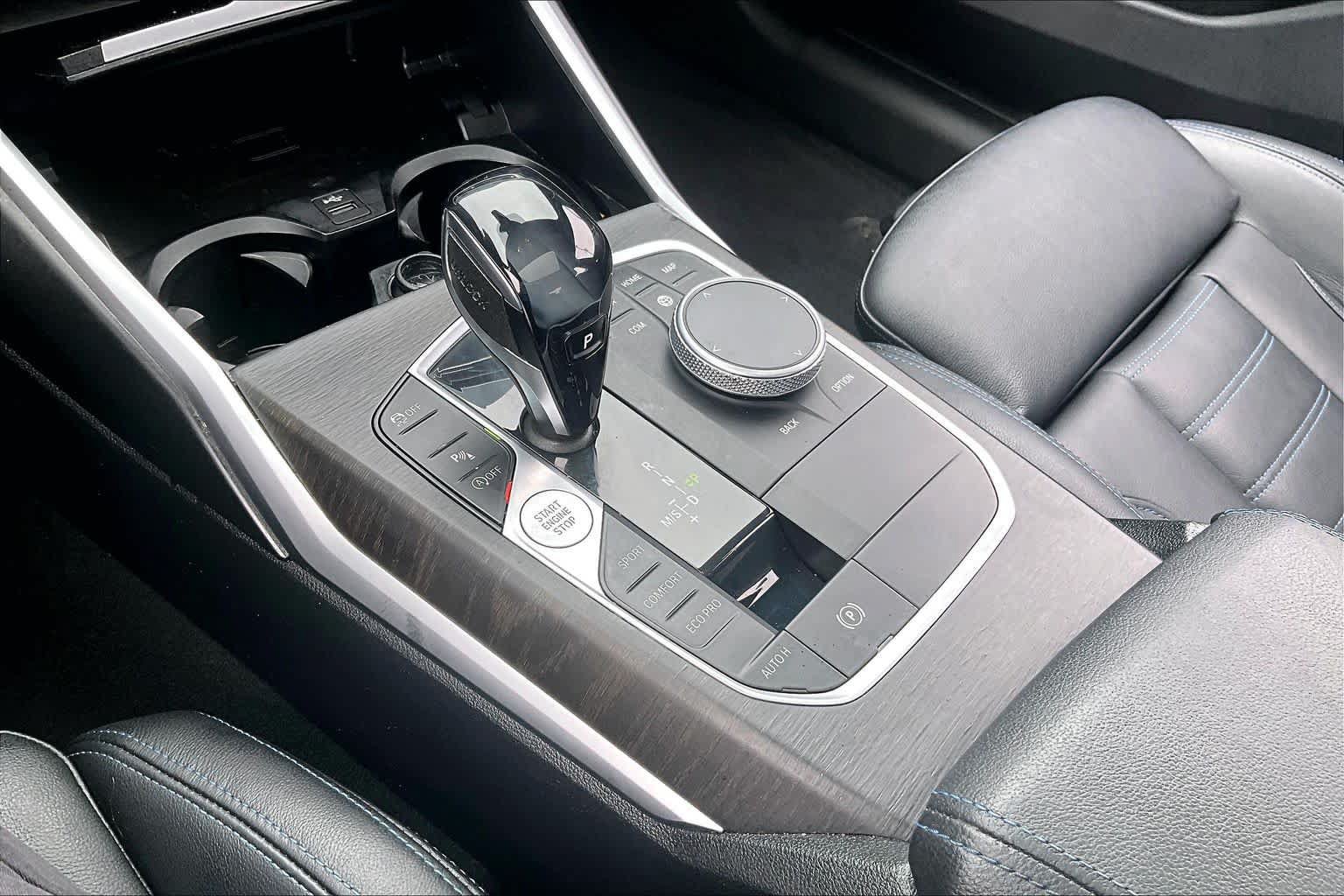 Used 2020 BMW 330i Sedan w/ M Sport Package RWD image 15