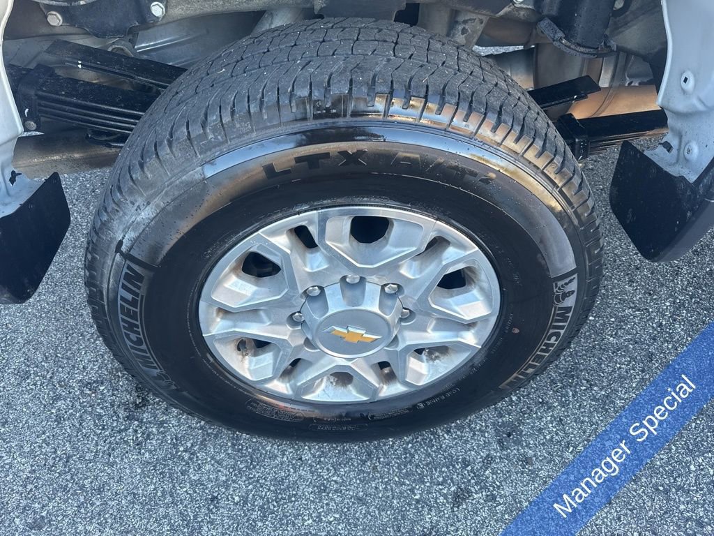 Used 2025 Chevrolet Silverado 3500 W/T image 15