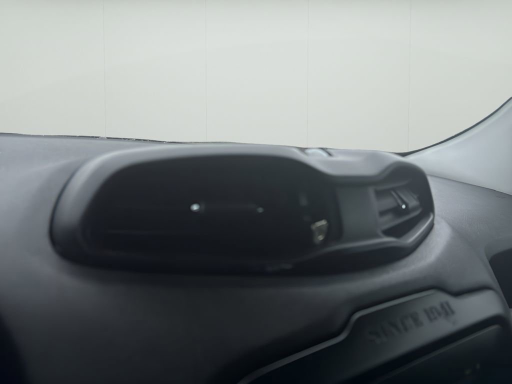Used 2017 Jeep Renegade Altitude AWD/4WD image 18