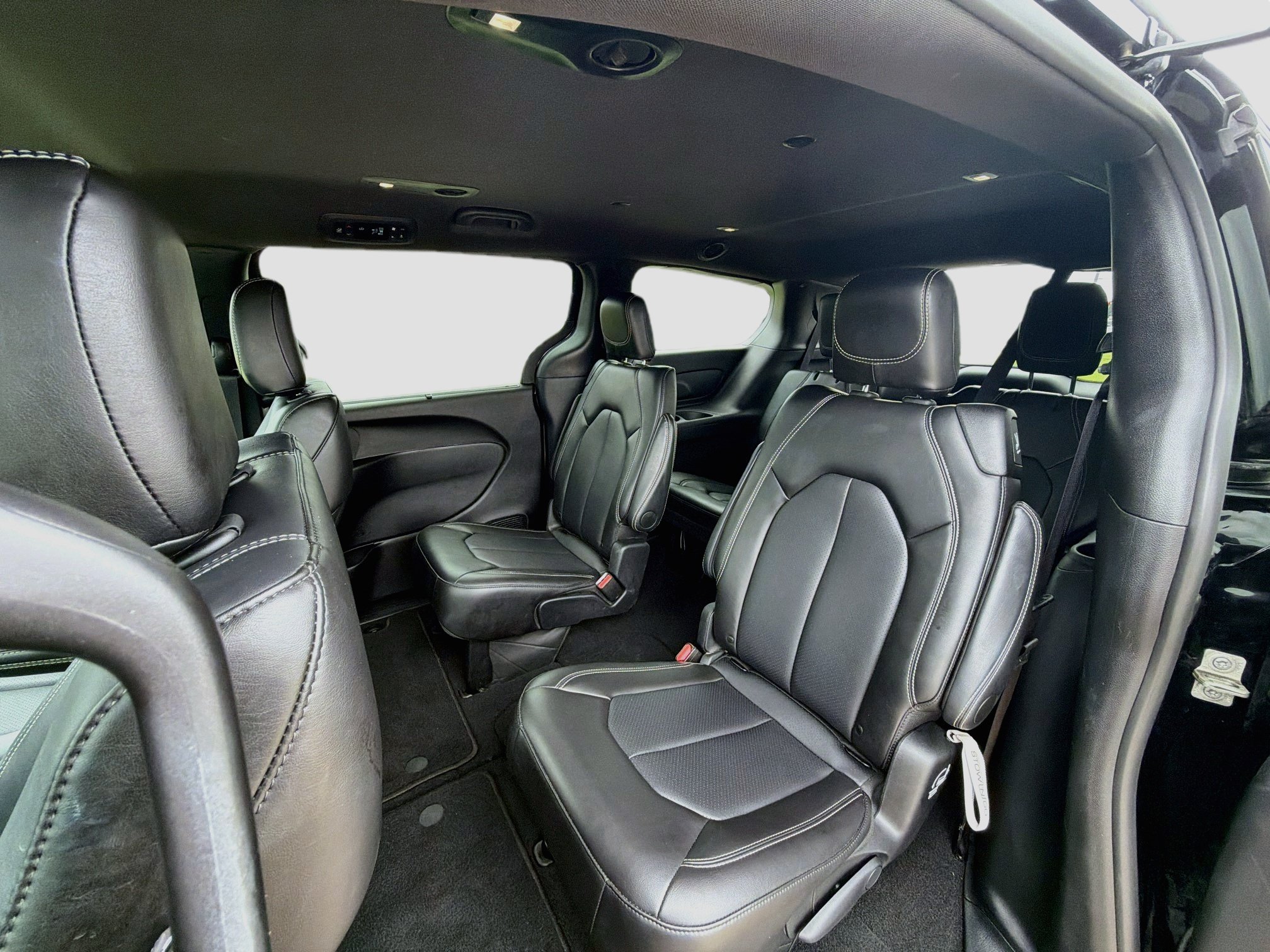 Used 2025 Chrysler Pacifica Select FWD image 24