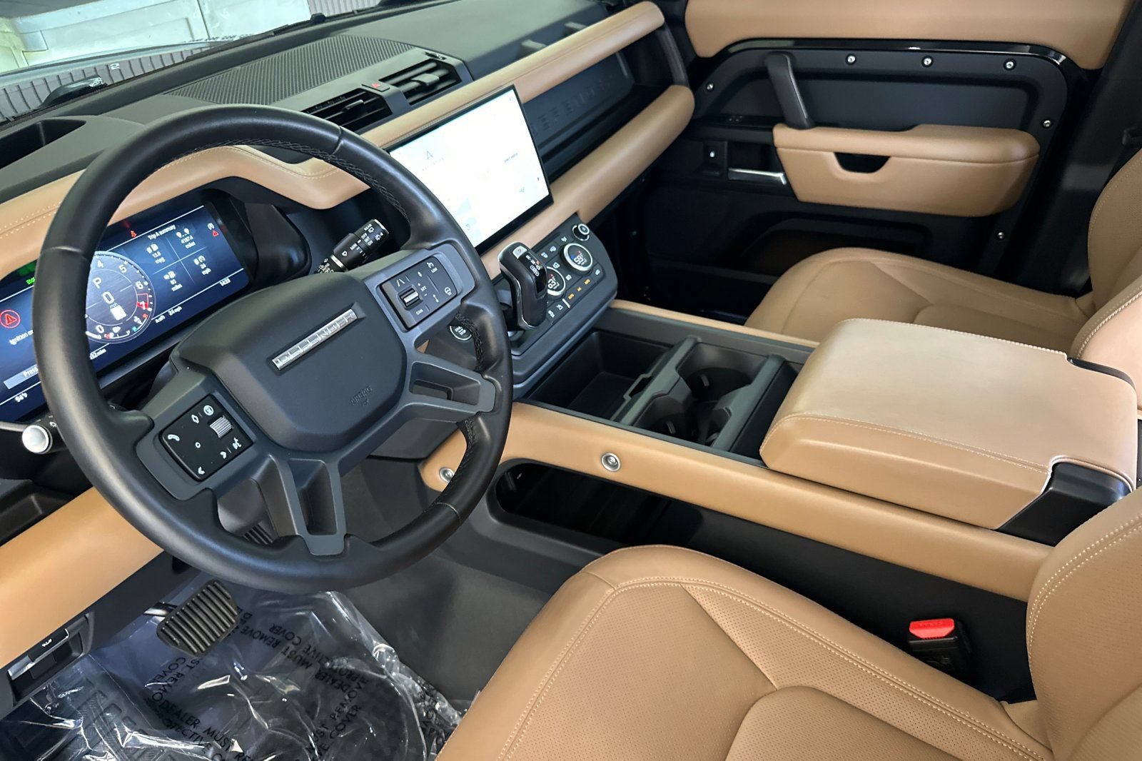 Used 2025 Land Rover Defender 110 X-Dynamic SE AWD/4WD image 11
