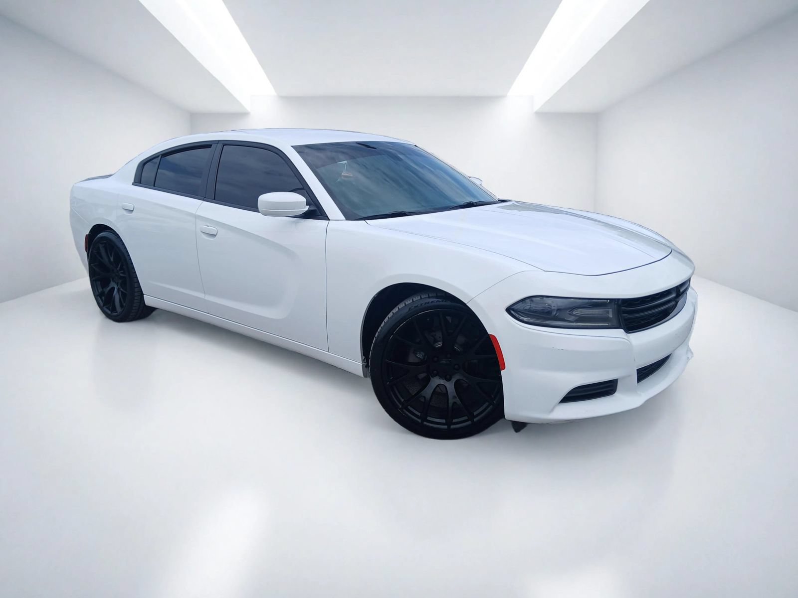 Used 2019 Dodge Charger SXT RWD image 1