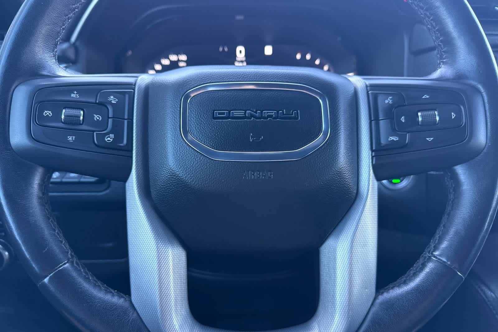 Used 2022 GMC Yukon Denali AWD/4WD image 3