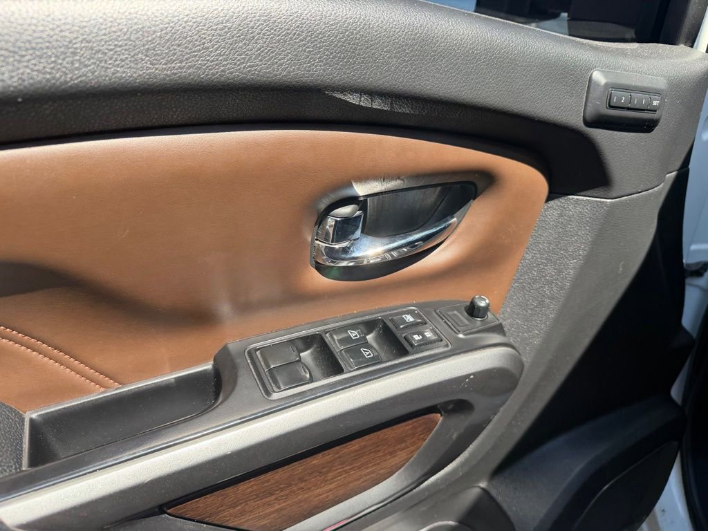 Used 2017 Nissan Titan Platinum Reserve AWD/4WD image 4