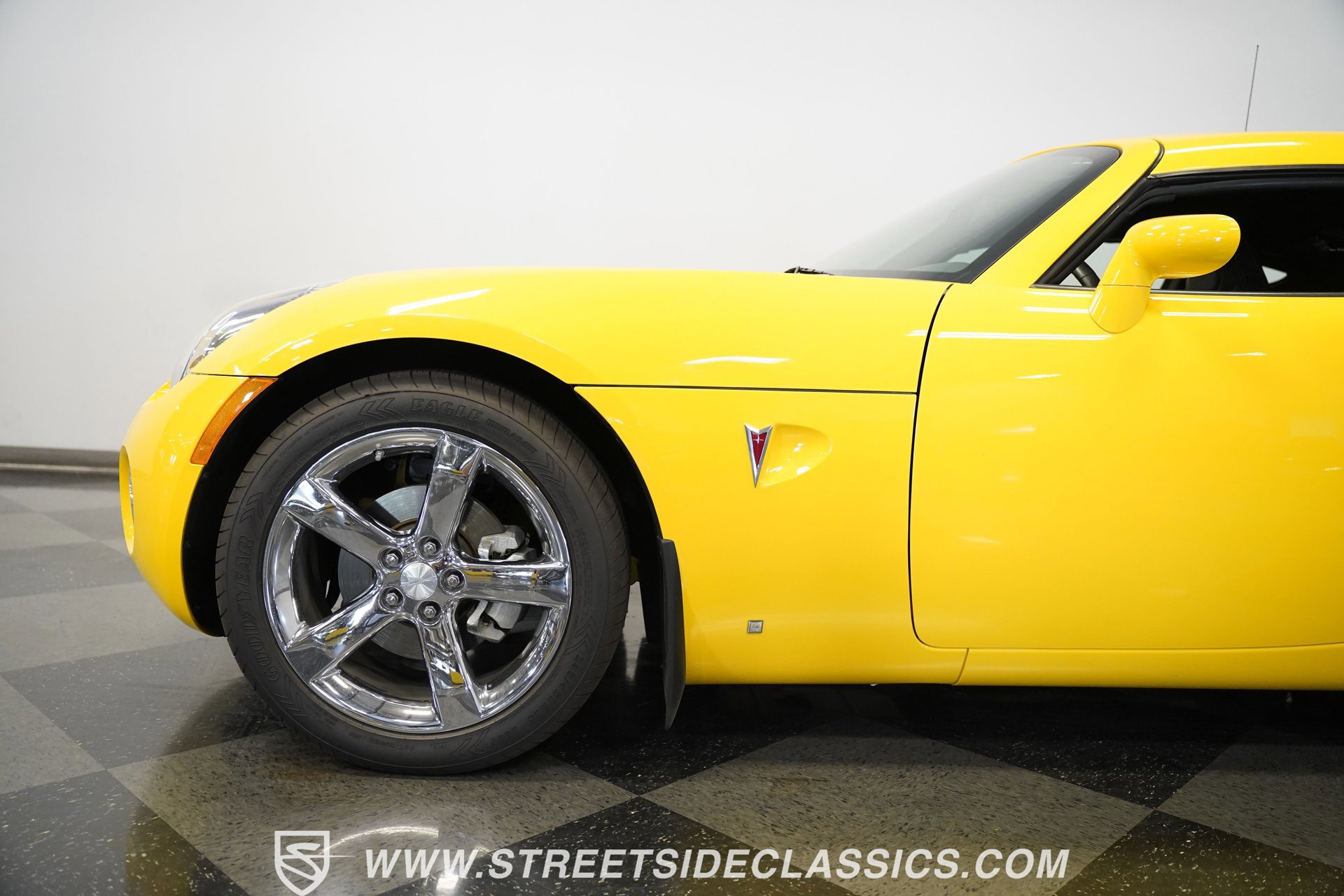 Used 2009 Pontiac Solstice Coupe w/ Premium Package image 25