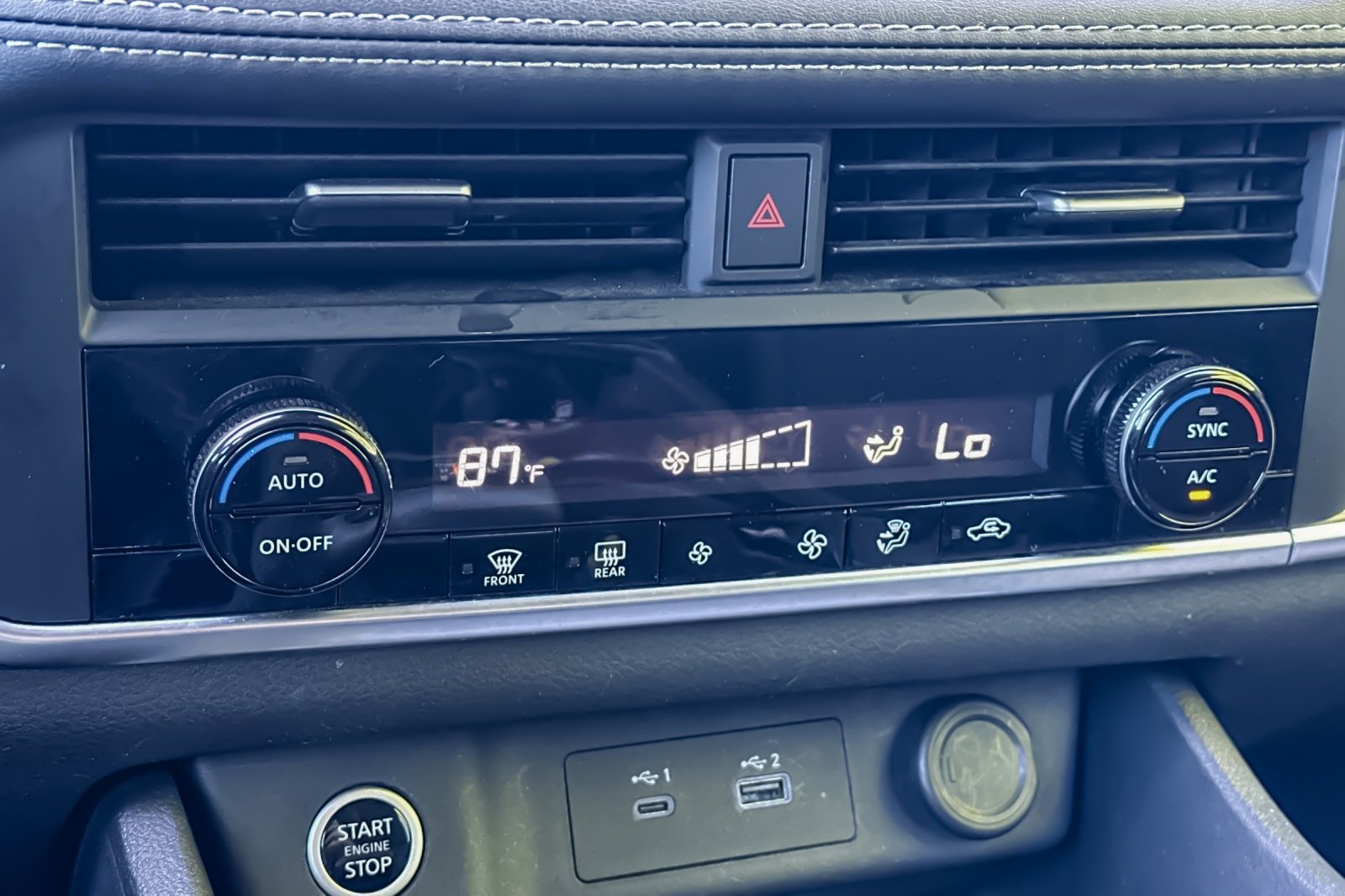 Used 2023 Nissan Rogue SV image 34