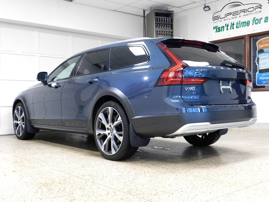 Used 2023 Volvo V90 B6 Cross Country Ultimate AWD/4WD image 6