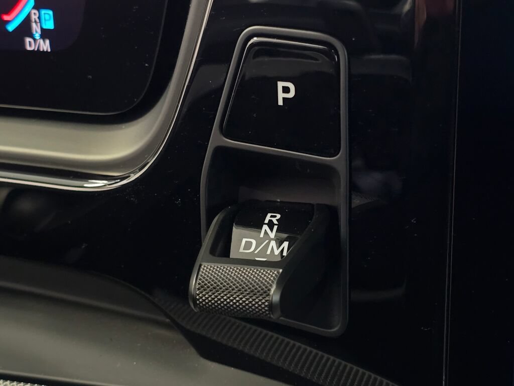 Certified 2025 Porsche Cayenne Coupe AWD/4WD image 18