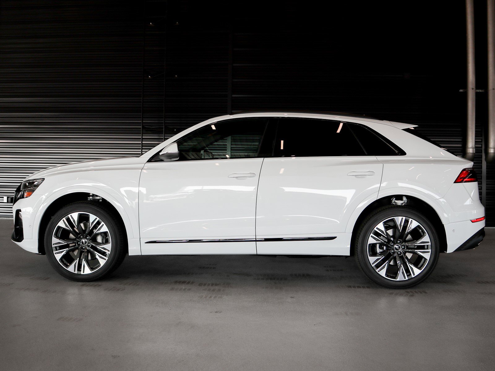 New 2025 Audi Q8 Premium image 13