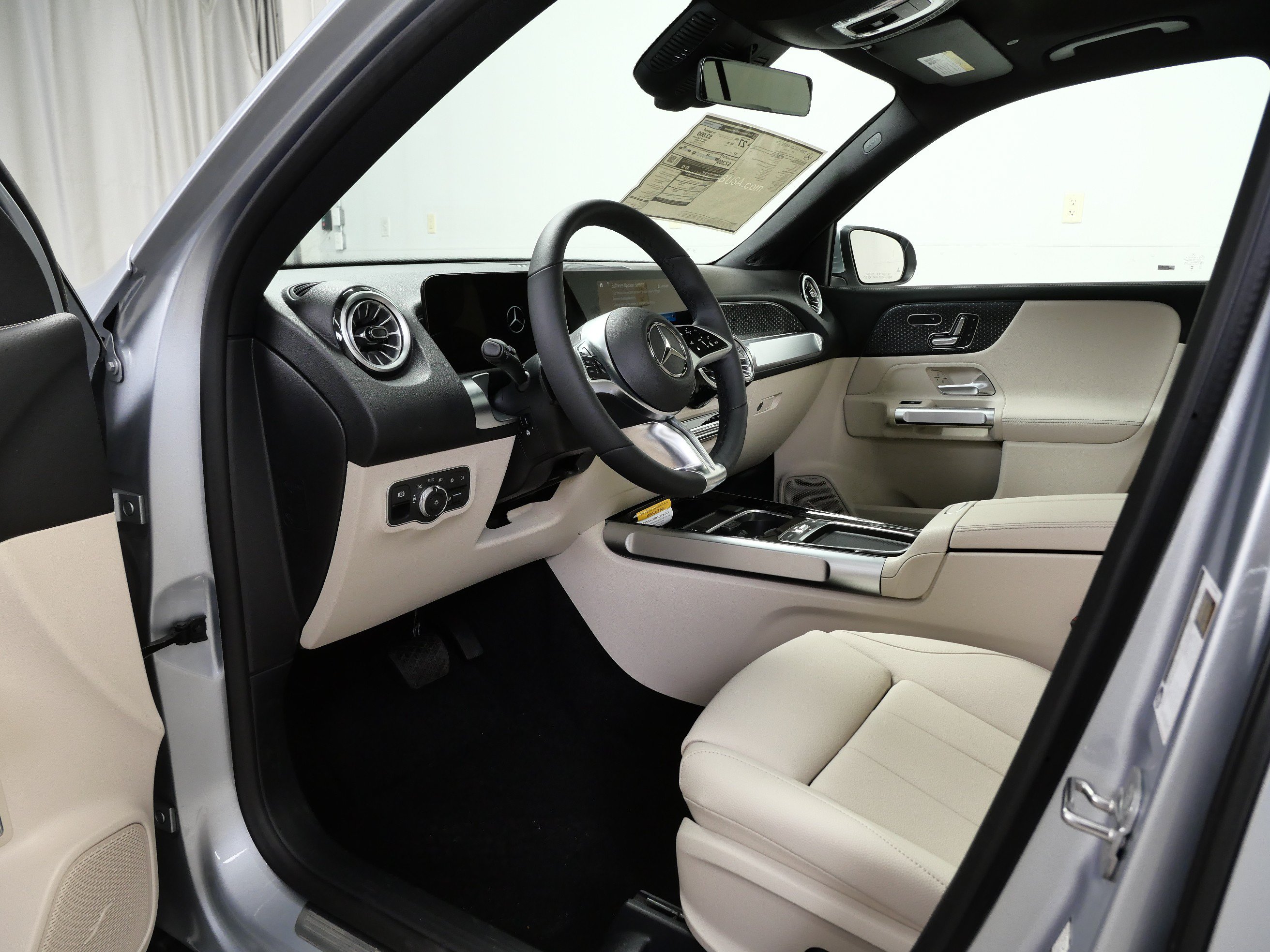 New 2026 Mercedes-Benz GLB 250 4MATIC image 7