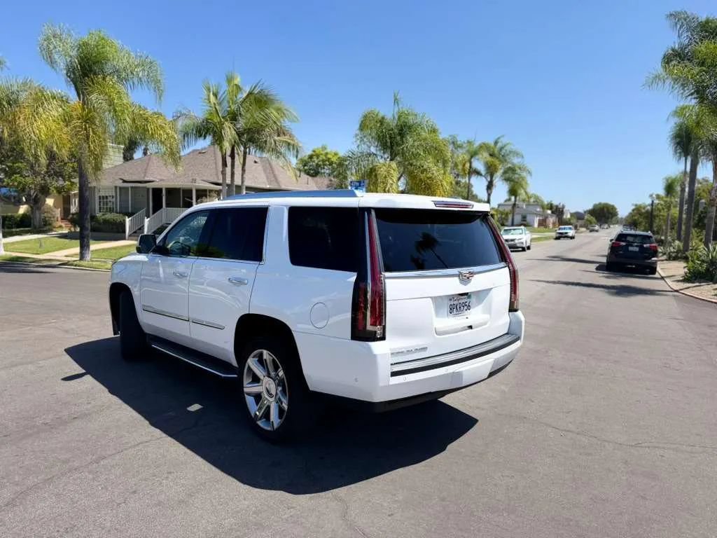 Used 2020 Cadillac Escalade Luxury RWD image 12