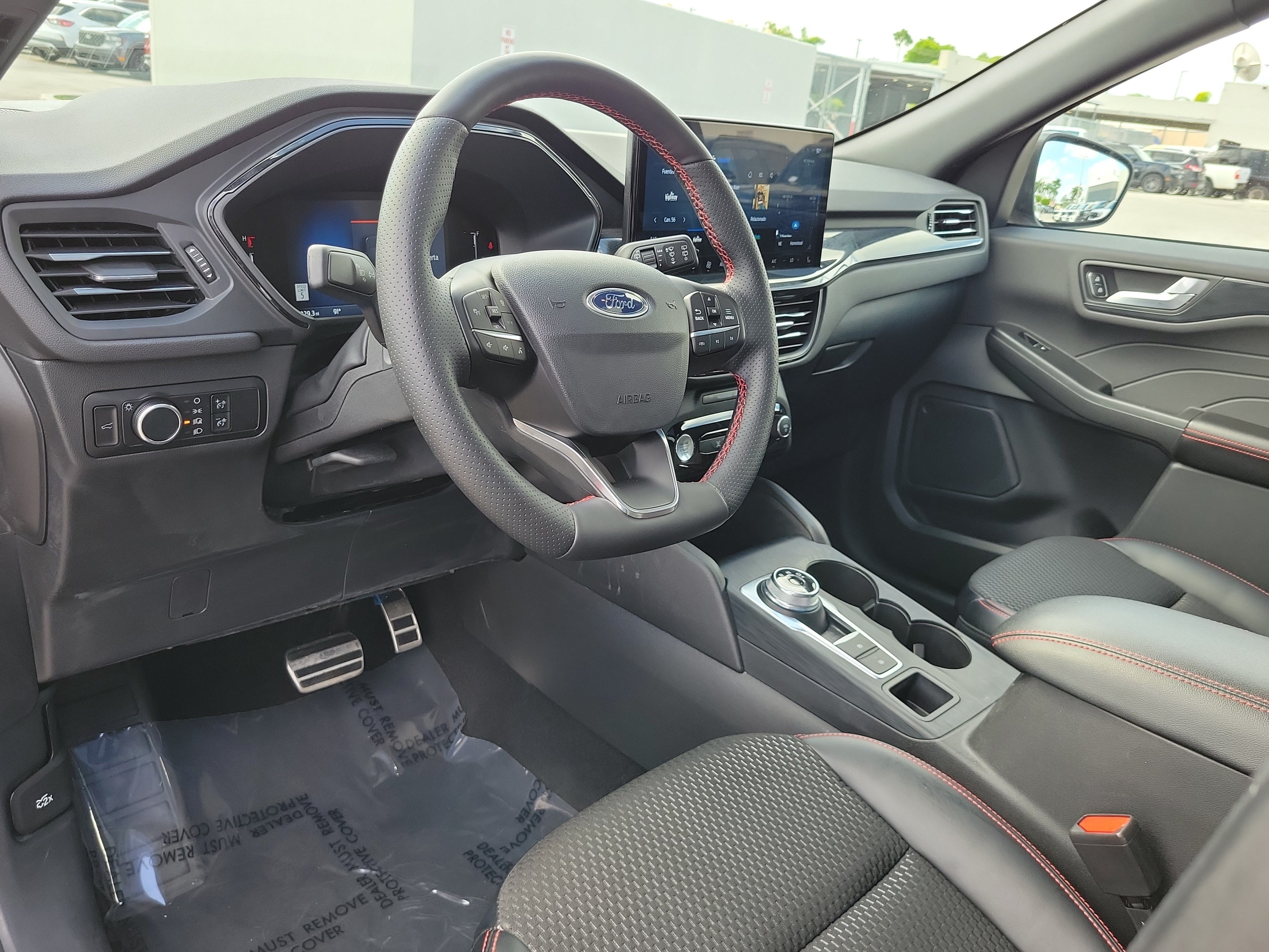 Used 2024 Ford Escape ST-Line w/ Tech Pack #1 FWD image 9