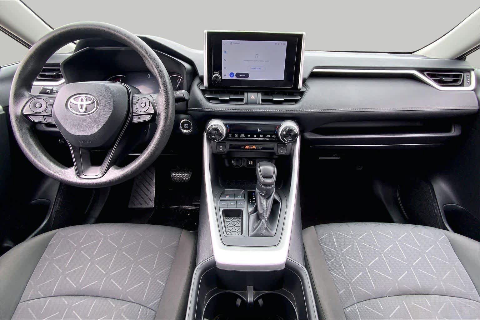 Used 2024 Toyota RAV4 XLE FWD image 14