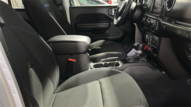 Used 2023 Jeep Wrangler Unlimited Rubicon 4xe image 12