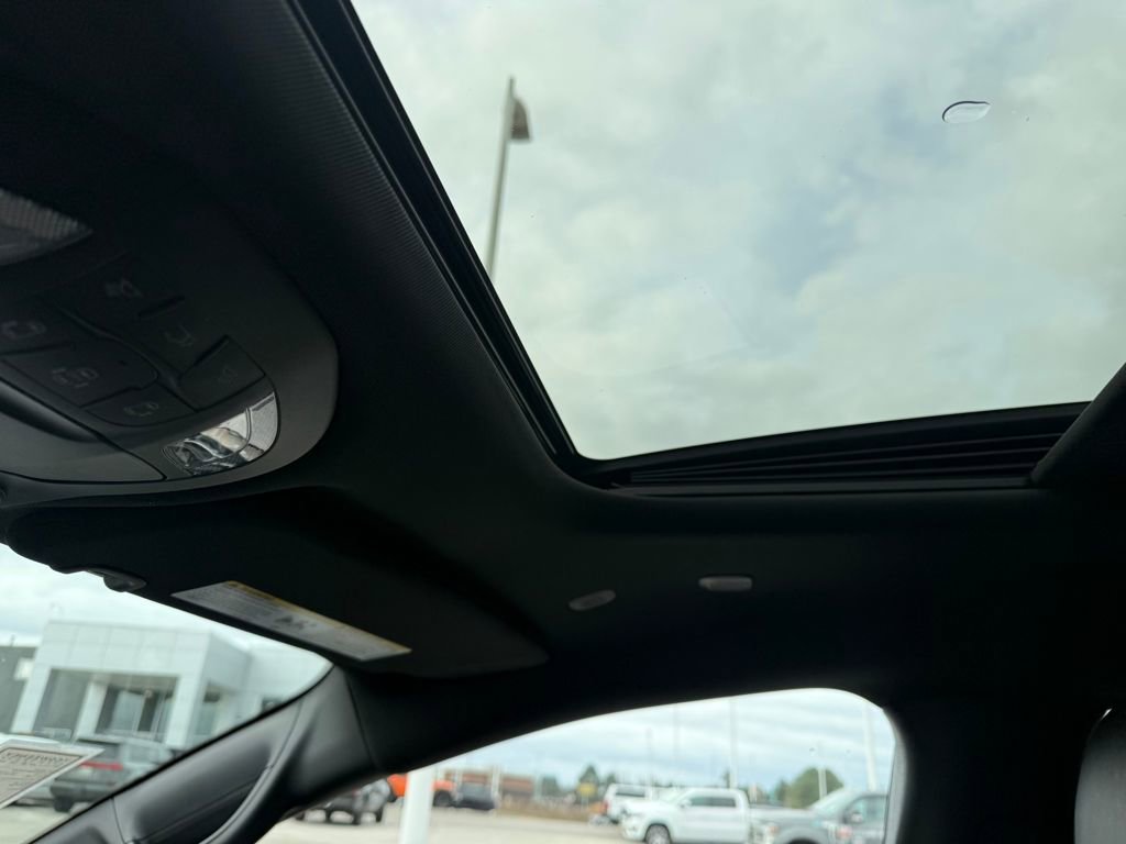 New 2026 Chrysler Pacifica Limited image 21