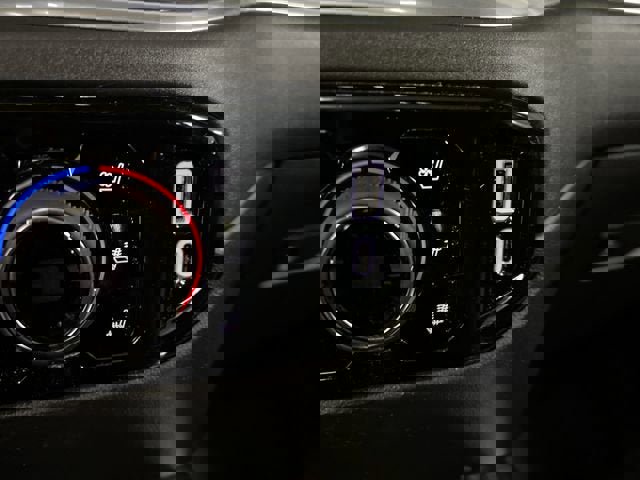 Certified 2025 Chevrolet Silverado 1500 High Country image 36