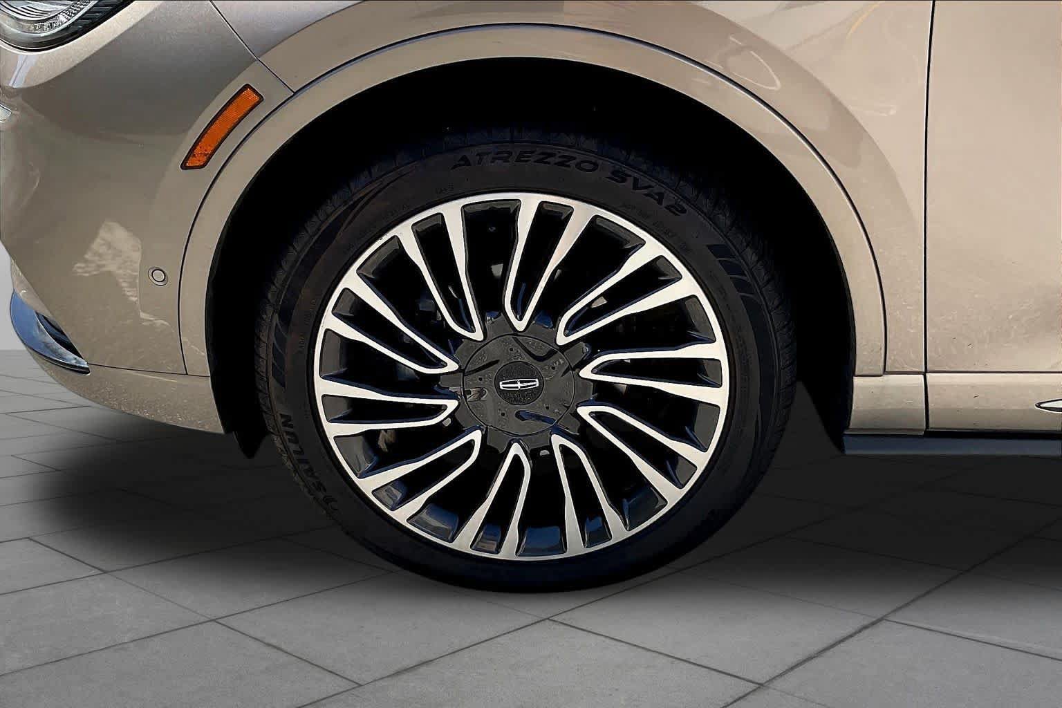 Used 2021 Lincoln Corsair Reserve AWD/4WD image 10