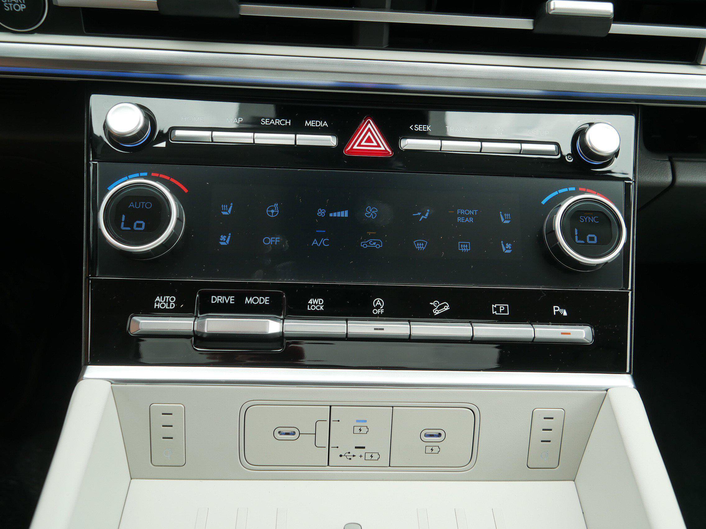 New 2026 Hyundai Santa Fe Calligraphy AWD/4WD image 9