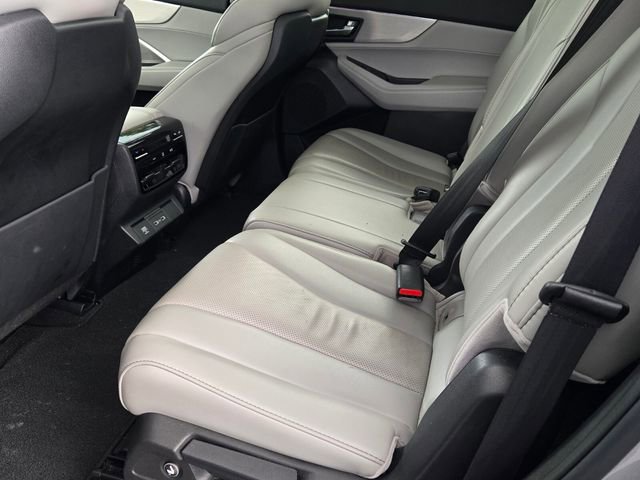 Certified 2024 Acura MDX FWD w/ Technology Package image 11