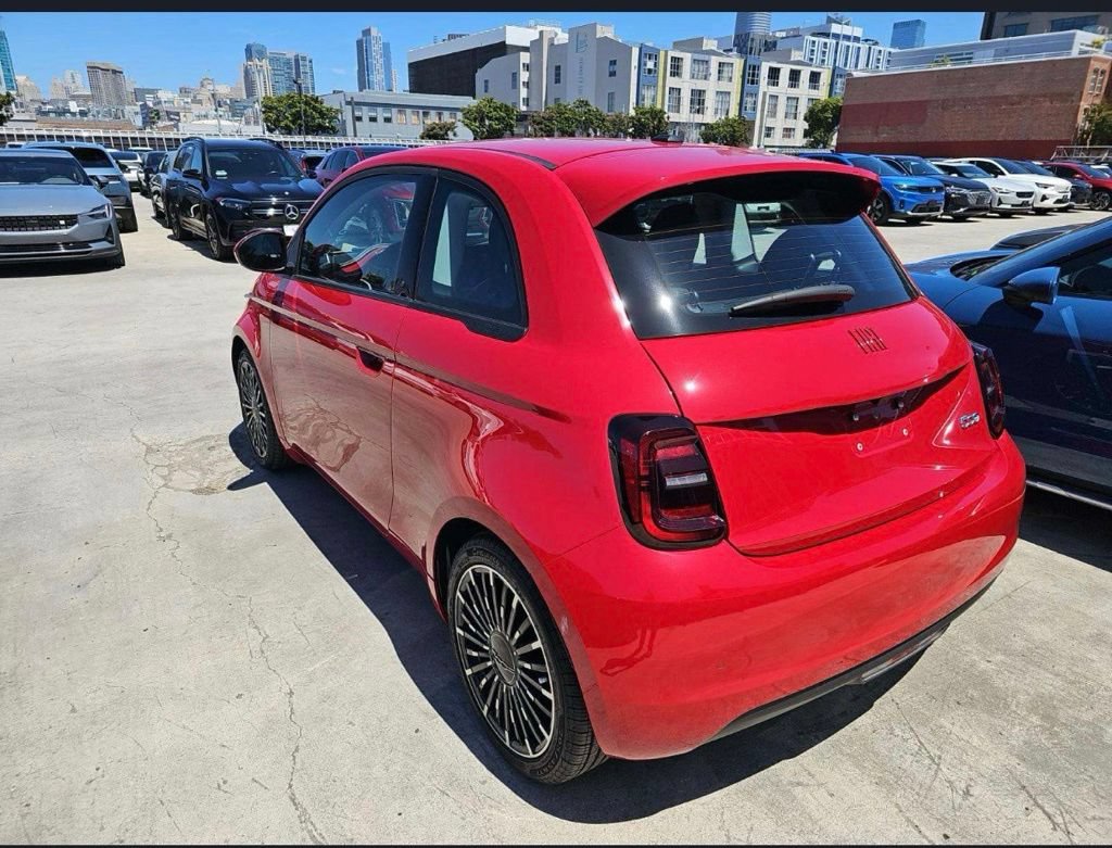 Used 2024 FIAT 500 e (RED) FWD image 3