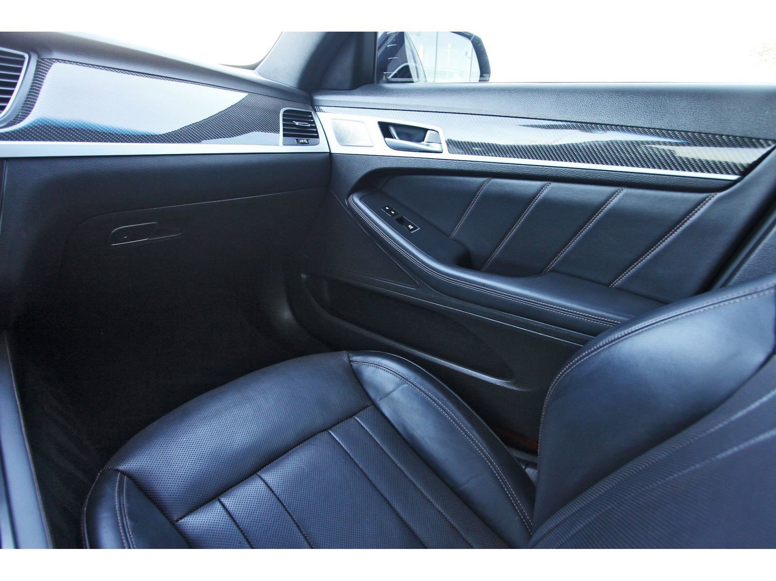 Used 2019 Genesis G80 3.3T Sport RWD image 13