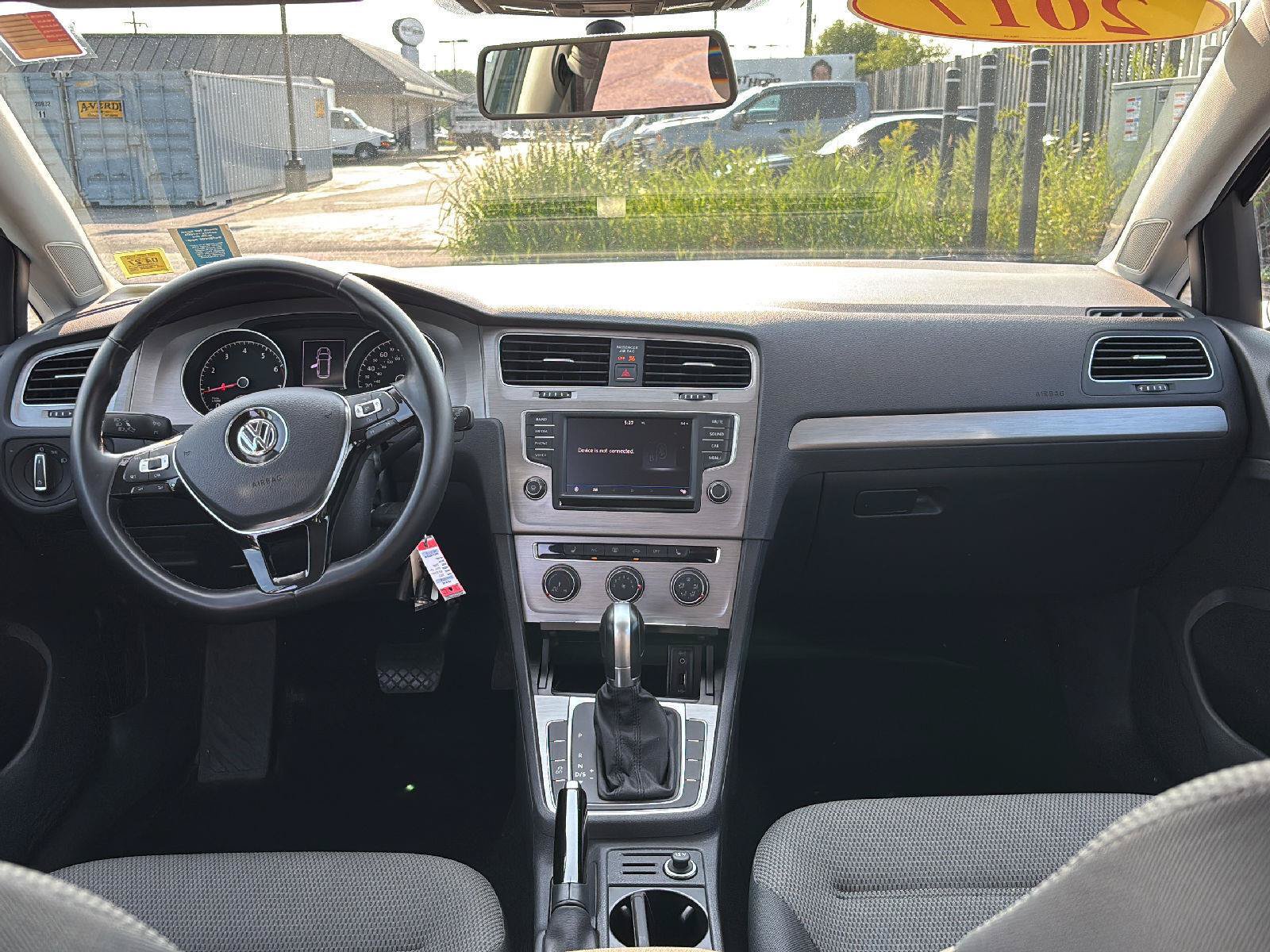 Used 2017 Volkswagen Golf S AWD/4WD image 11