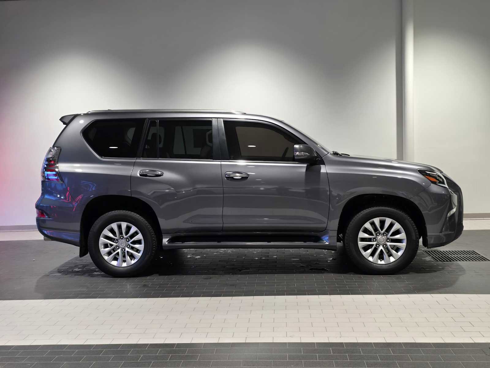 Used 2023 Lexus GX 460 Premium w/ Premium Plus Package image 8