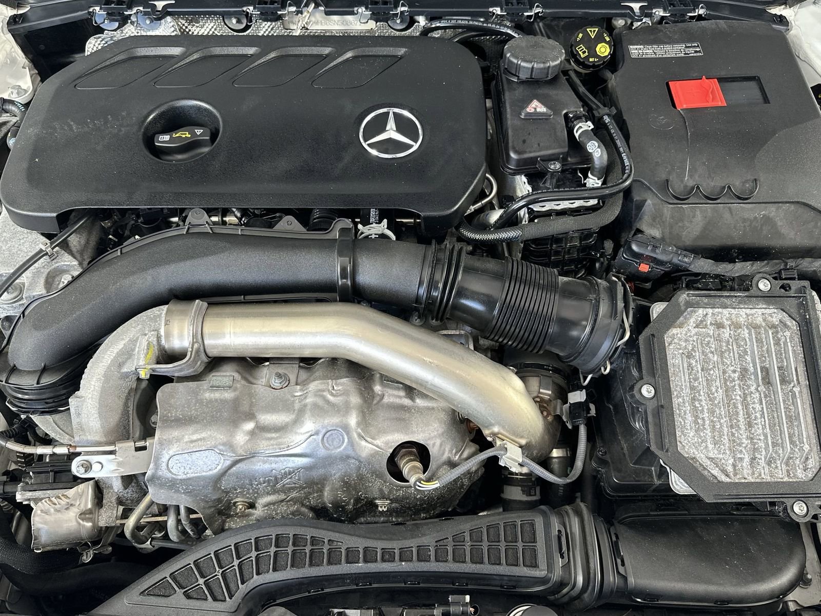 Used 2025 Mercedes-Benz CLA 250 4MATIC image 27