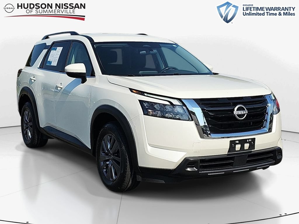 Used 2024 Nissan Pathfinder SV