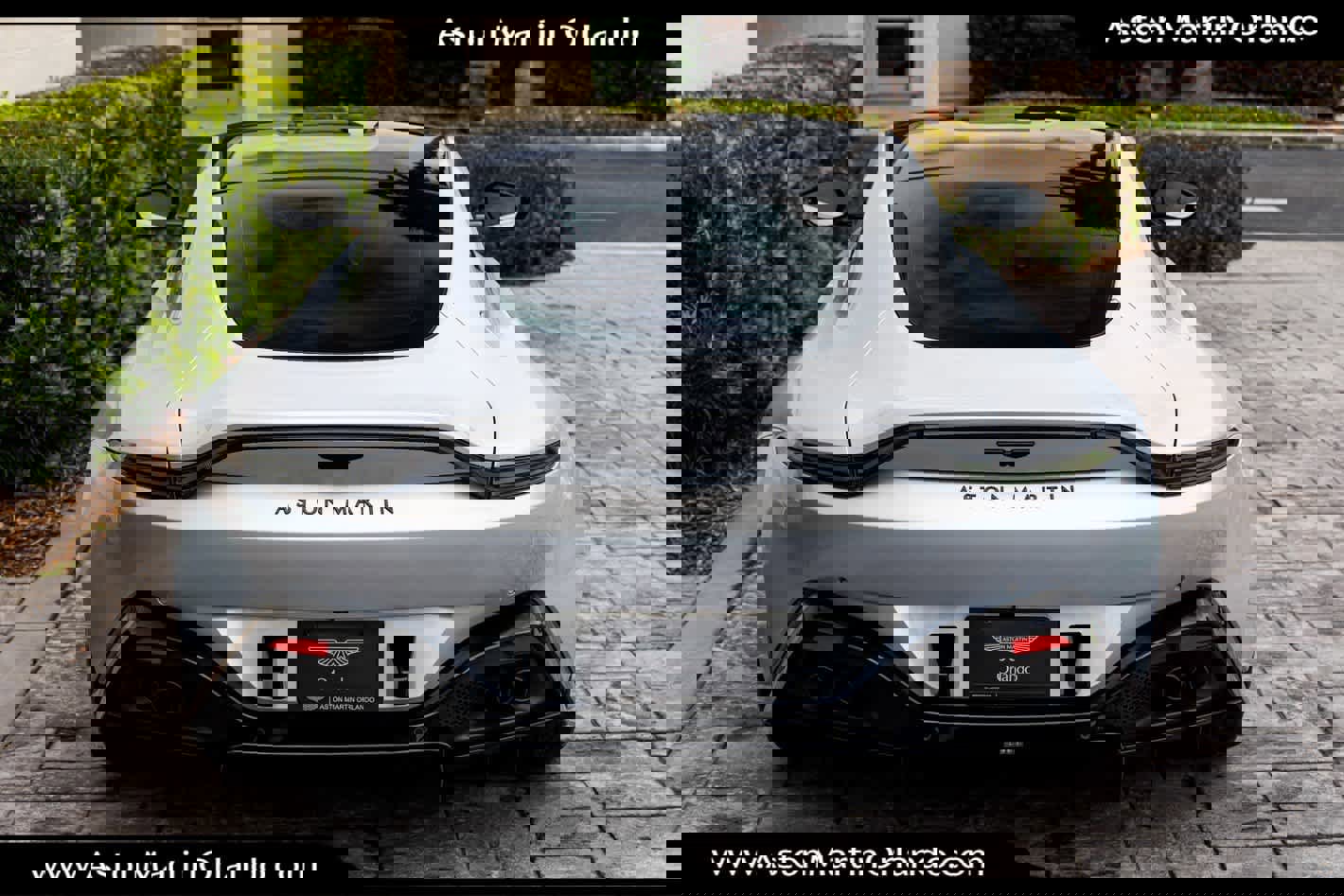 Used 2022 Aston Martin V8 Vantage Coupe image 24