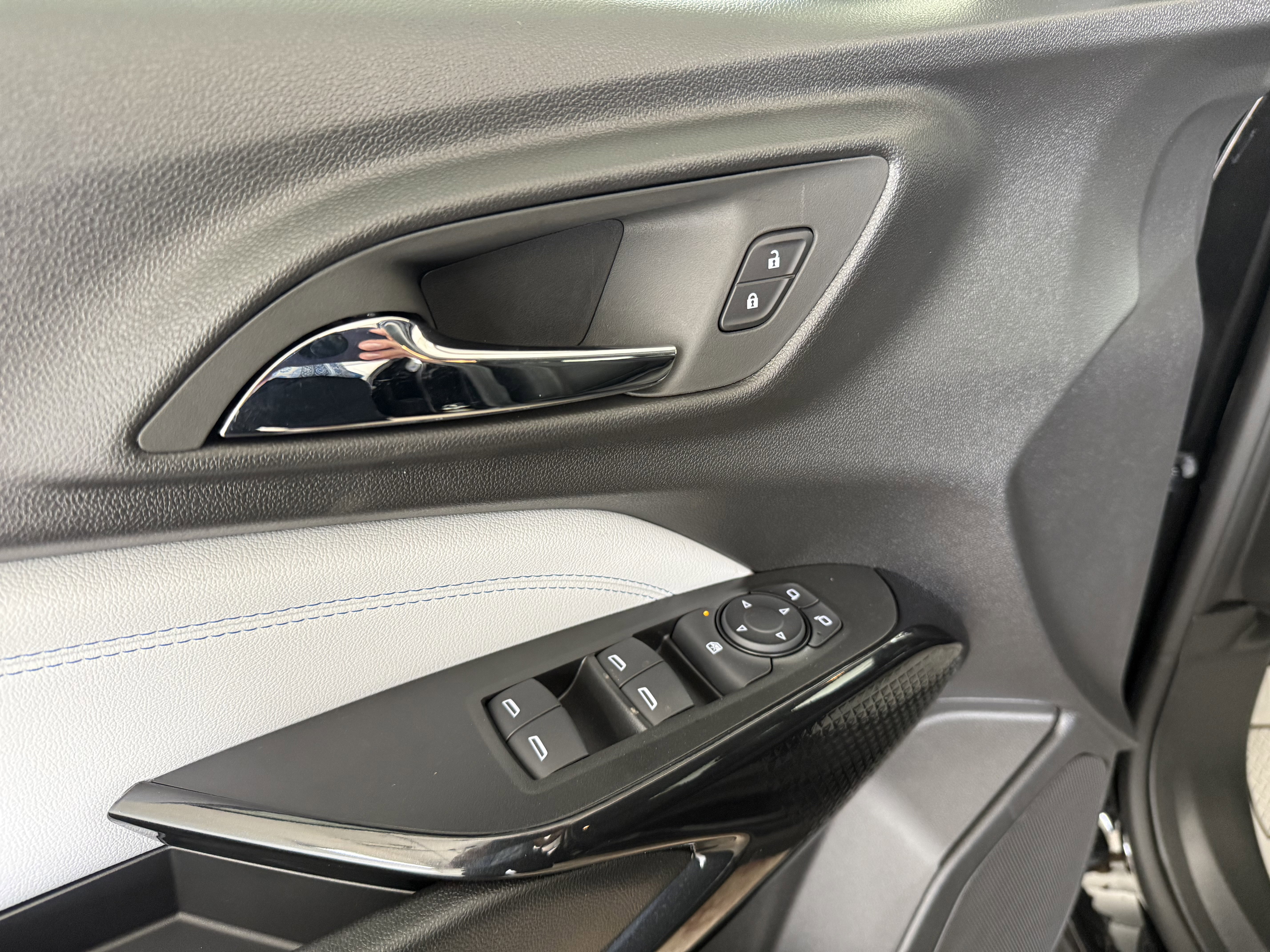 New 2026 Chevrolet Trax LT w/ LT Convenience Package image 16