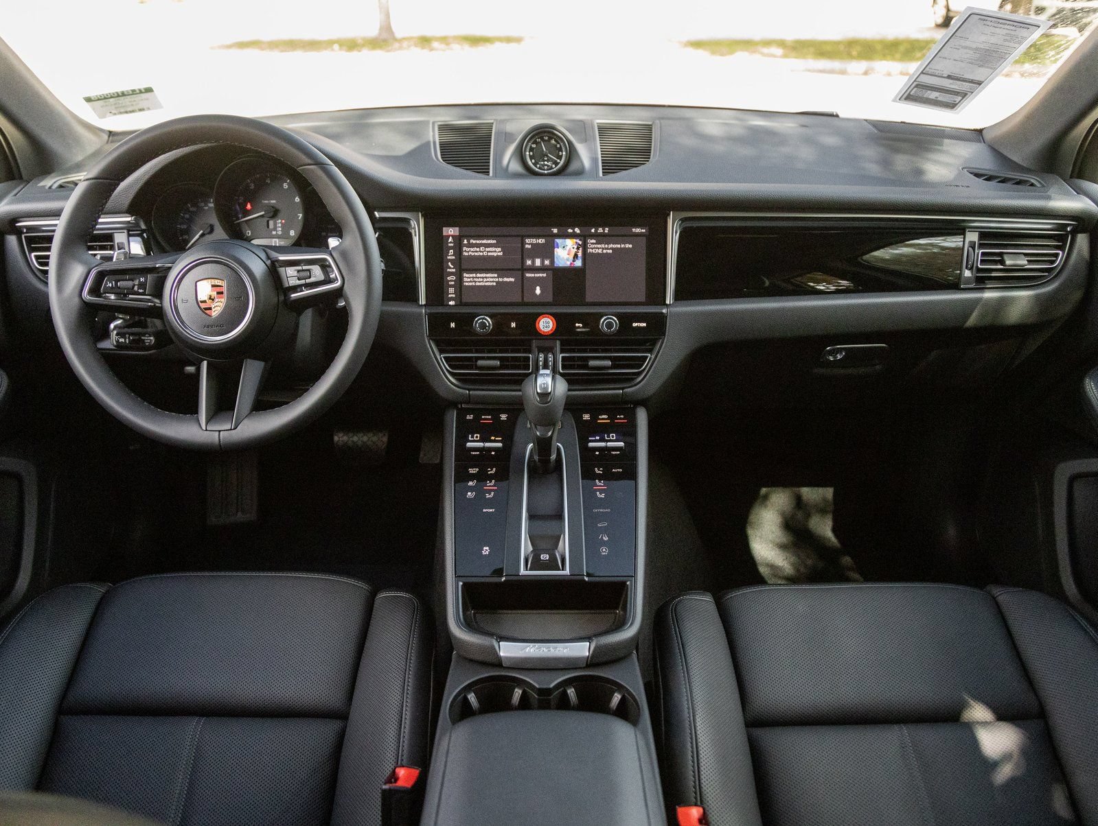 Certified 2026 Porsche Macan AWD/4WD image 12