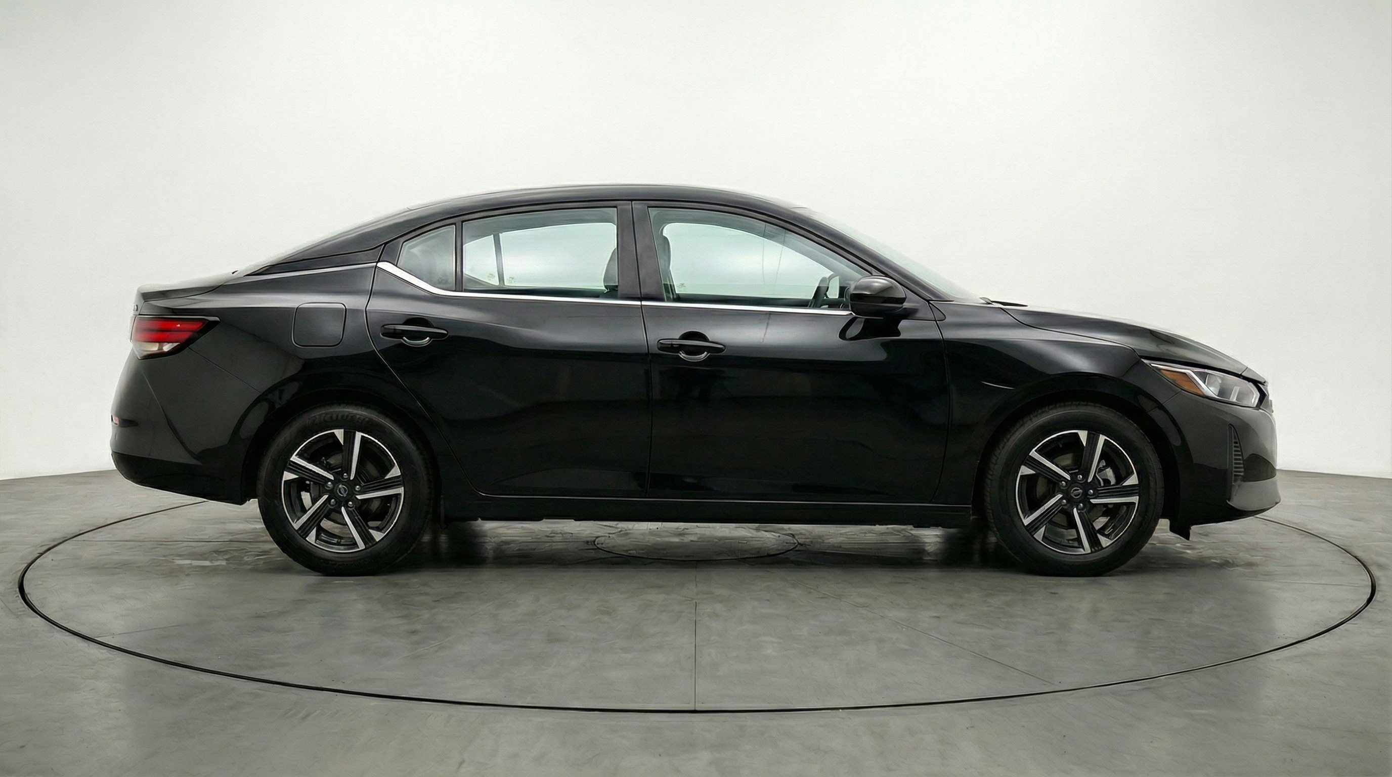 Used 2025 Nissan Sentra SV FWD image 11